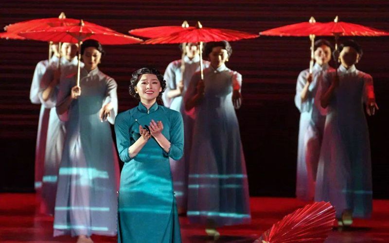 傳承紅船精神—大型原創革命歷史題材舞劇《秀水泱泱》在烏魯木齊上演