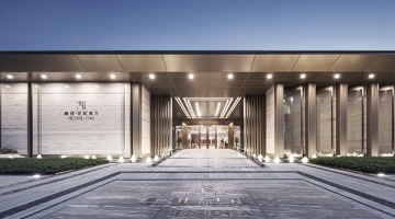 融信服务预计上半年净利润同比下降64.3%，股价累计下跌超20%