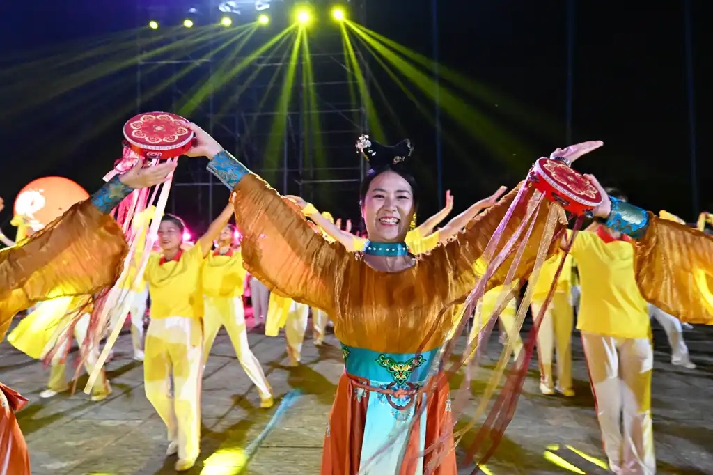 「大遺址」變「會客廳」  洛陽天街上演文體盛宴