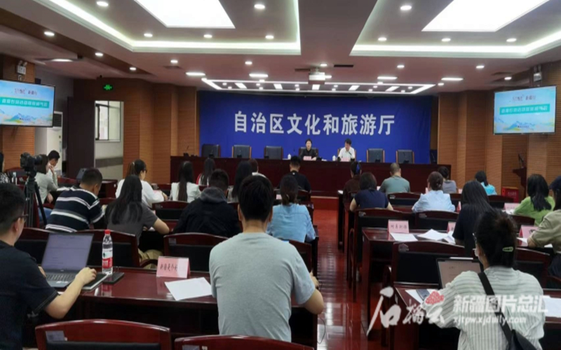 「東方甄選」要來新疆了！俞敏洪帶隊 董宇輝直播