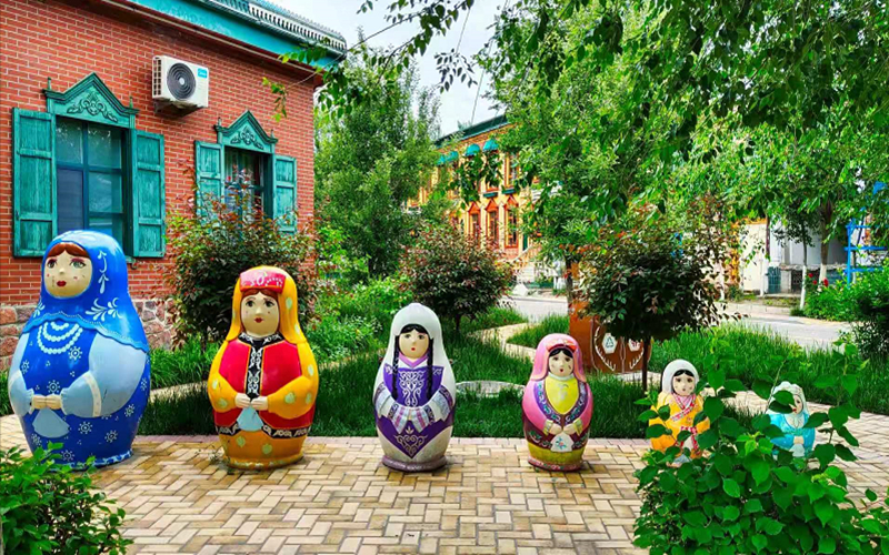 东方甄选走进诗画伊犁，我看到了那一抹蓝……