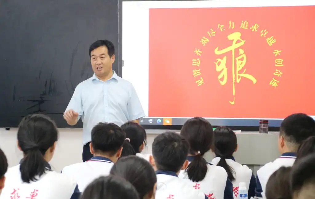 张志华和他的“狼性教育文化”