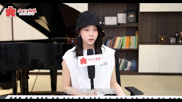 欧阳娜娜：青春似道墙 走来是扇窗