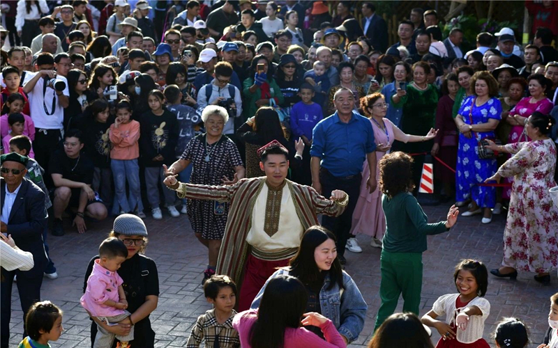 这个假期，新疆旅游有多火？