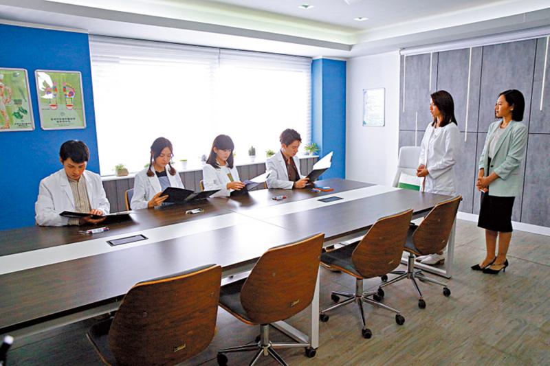 故事简介/坚守中医梦