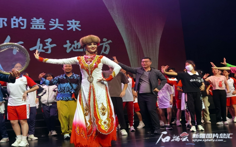 澳门百老汇的“新疆舞”开课了