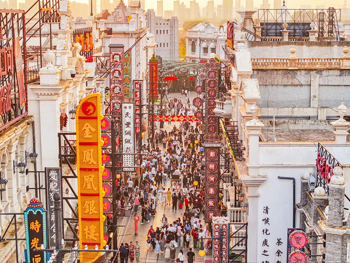 萬人研學繫列團開啟建業文旅兩景區金秋研學熱潮