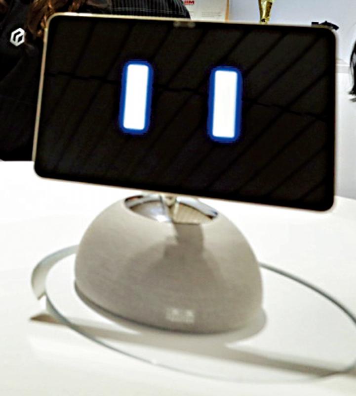 ﻿小度AI家庭机器人 明年开售定价5000元