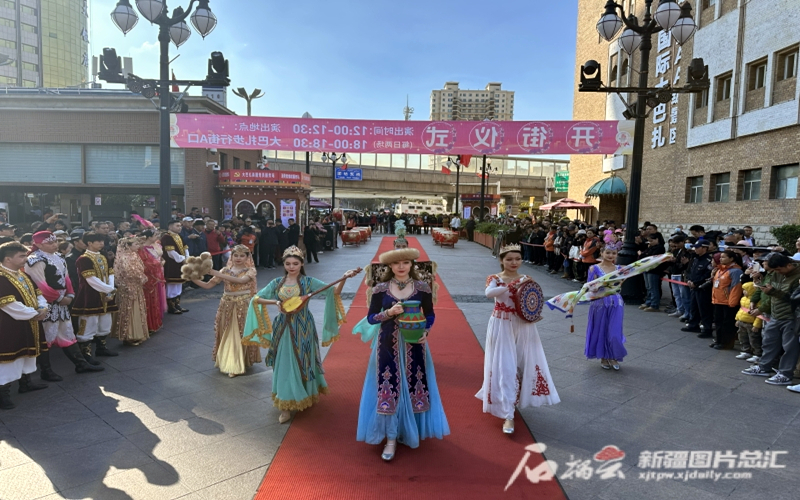 漫步街头巷尾 感受文化温度