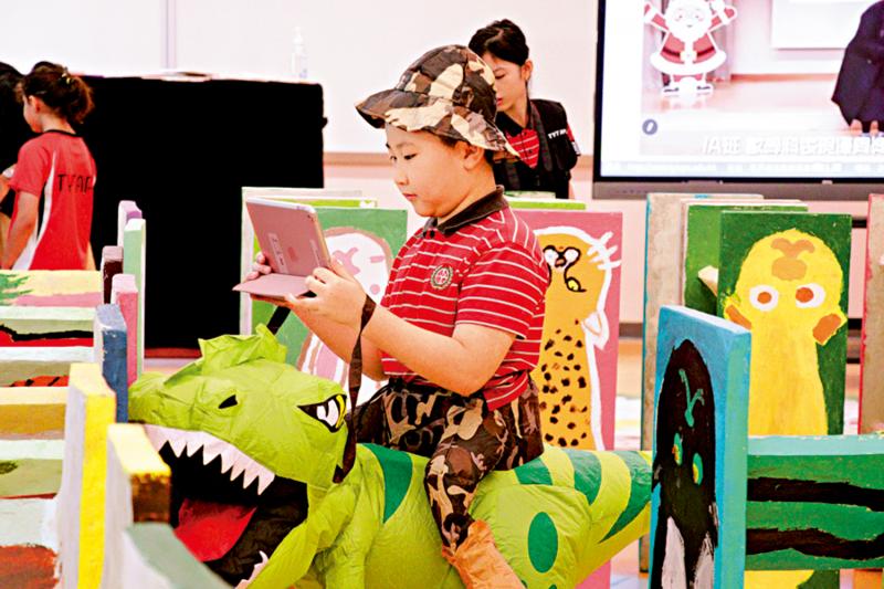 以恐龙做主题 创造绿色校园