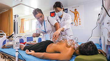 科技助传承创新 中医药迈新时