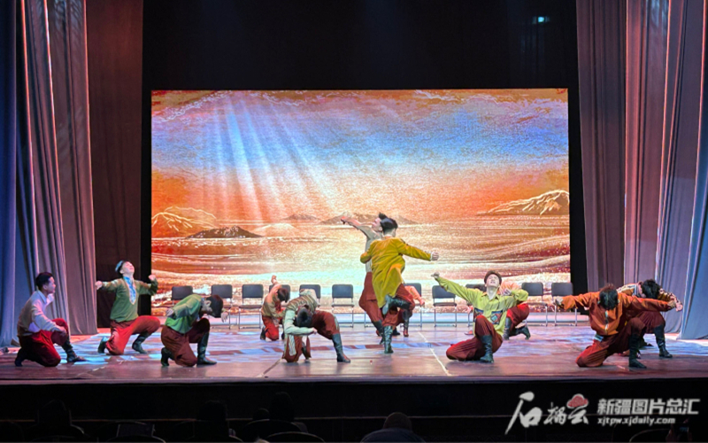 撒马尔罕观众想把《新疆是个好地方》留下来