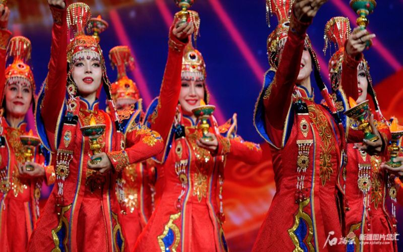 《新疆是個好地方》文藝晚會受塔什干觀眾好評