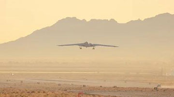 美国首款第六代轰炸机B-21完成首飞 未来会部署在哪儿