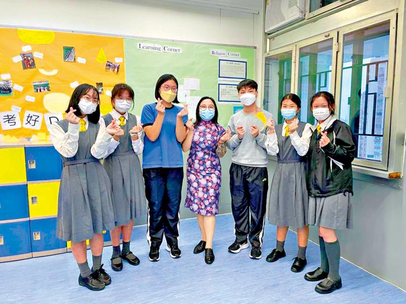 访新式旗袍师傅 了解非遗手艺