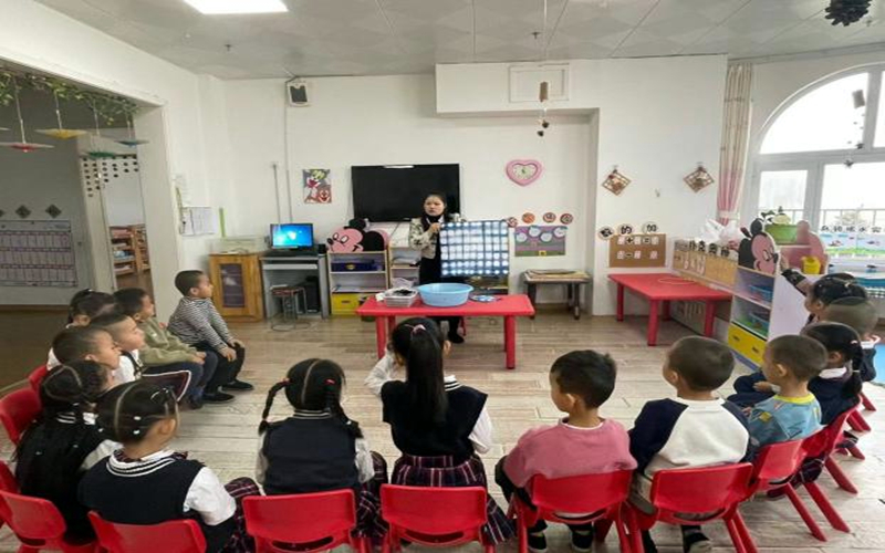 感受非遗文化的魅力——六师红旗幼儿园探秘扎染