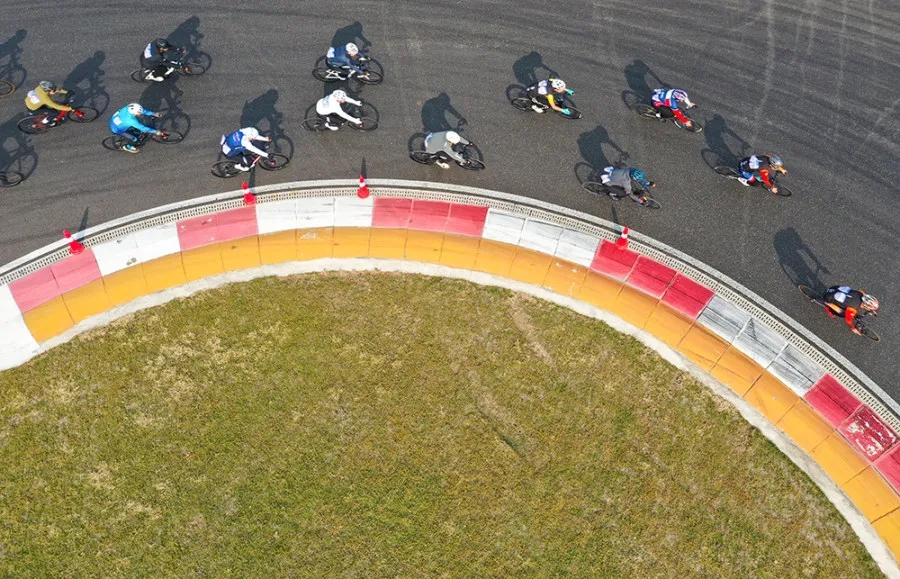 豫千馀名自行車愛好者騎行鄭州 盡享運動樂趣