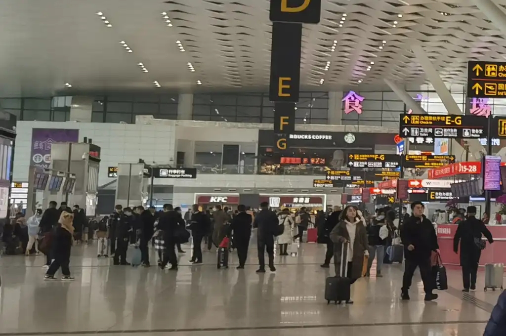 鄭州機場元旦假期發送旅客20萬人次