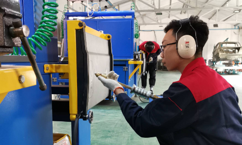 郑州市财贸学校探索适合自身特点发展道路