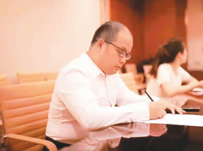 留法海归 尹磊从秦淮河畔望向历史深处