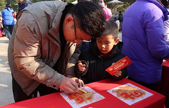 合肥蜀山：拾年味尋民俗 遊園集市人氣足