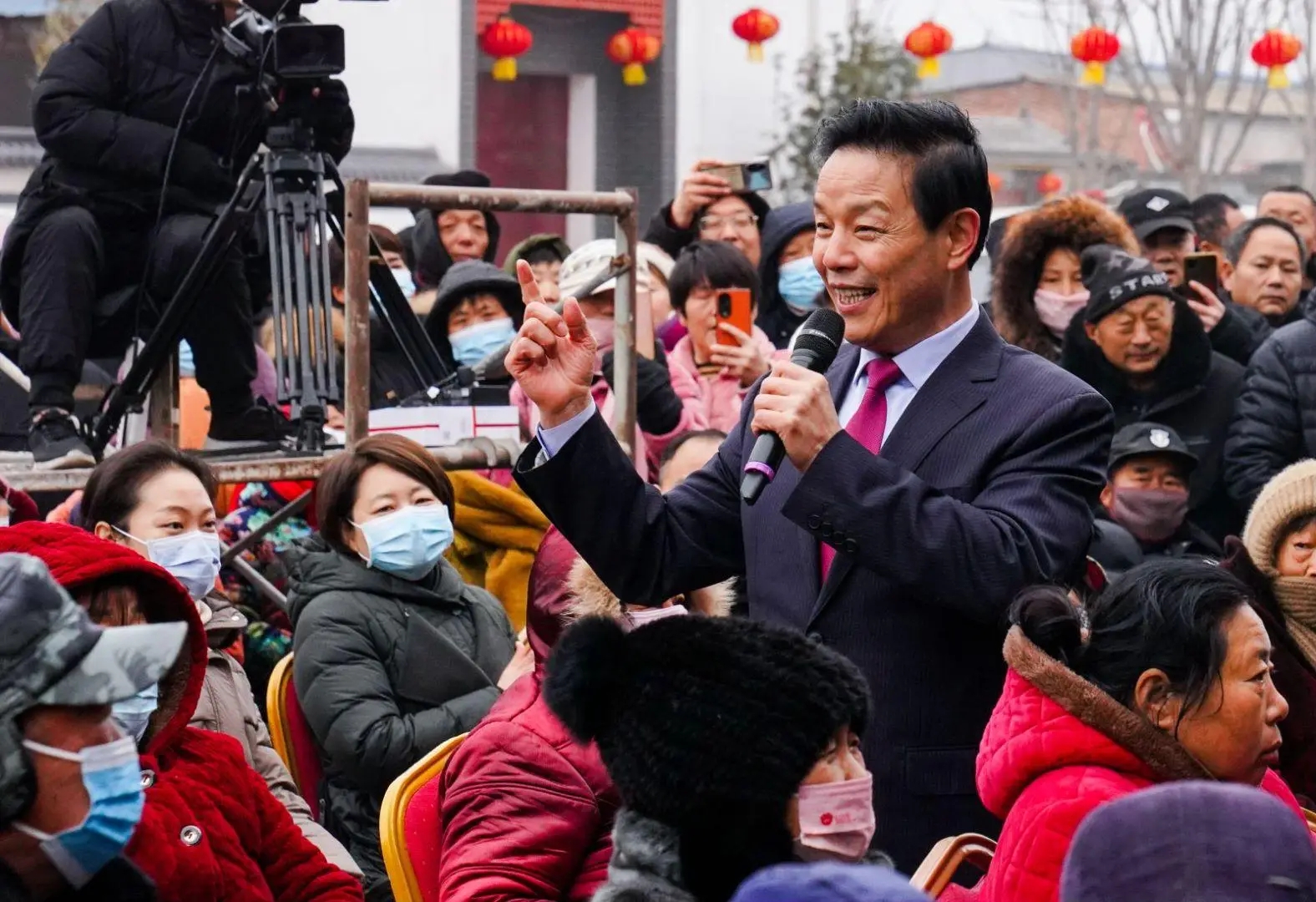 “读—研—行”一体化提升教师综合素质