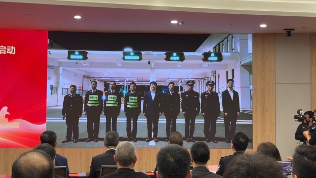 横琴合作区封关现场直击！首位携动植物产品入境澳青：“带饭”更方便