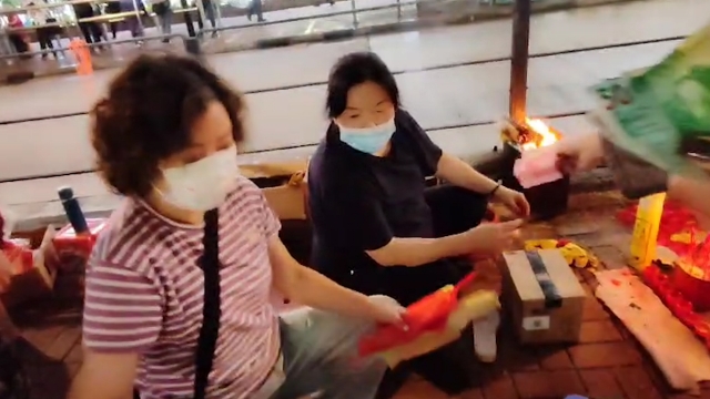 市民惊蛰“打小人” 黎智英许智峯等被打