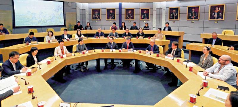 浙大向科大赠送“中国历代绘画大系”