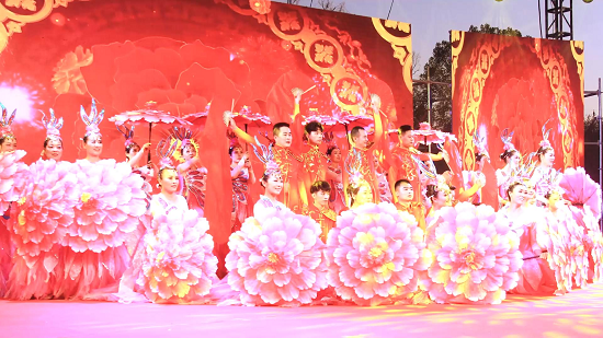 打造文化品牌构建文化引领发展“新引擎”