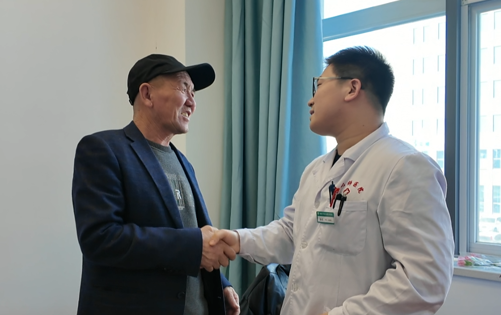 这位“95后”医生，为急需手术患者献血400毫升