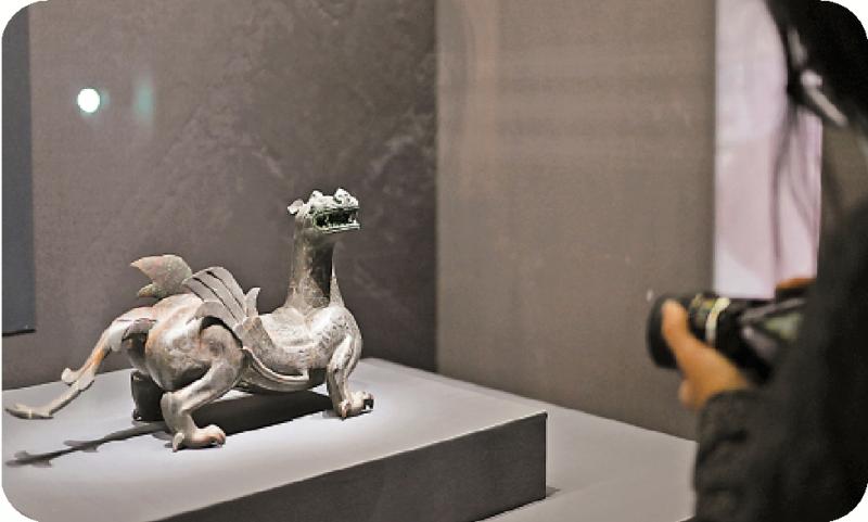 ﻿市井萬象/錯銀銅雙翼神獸