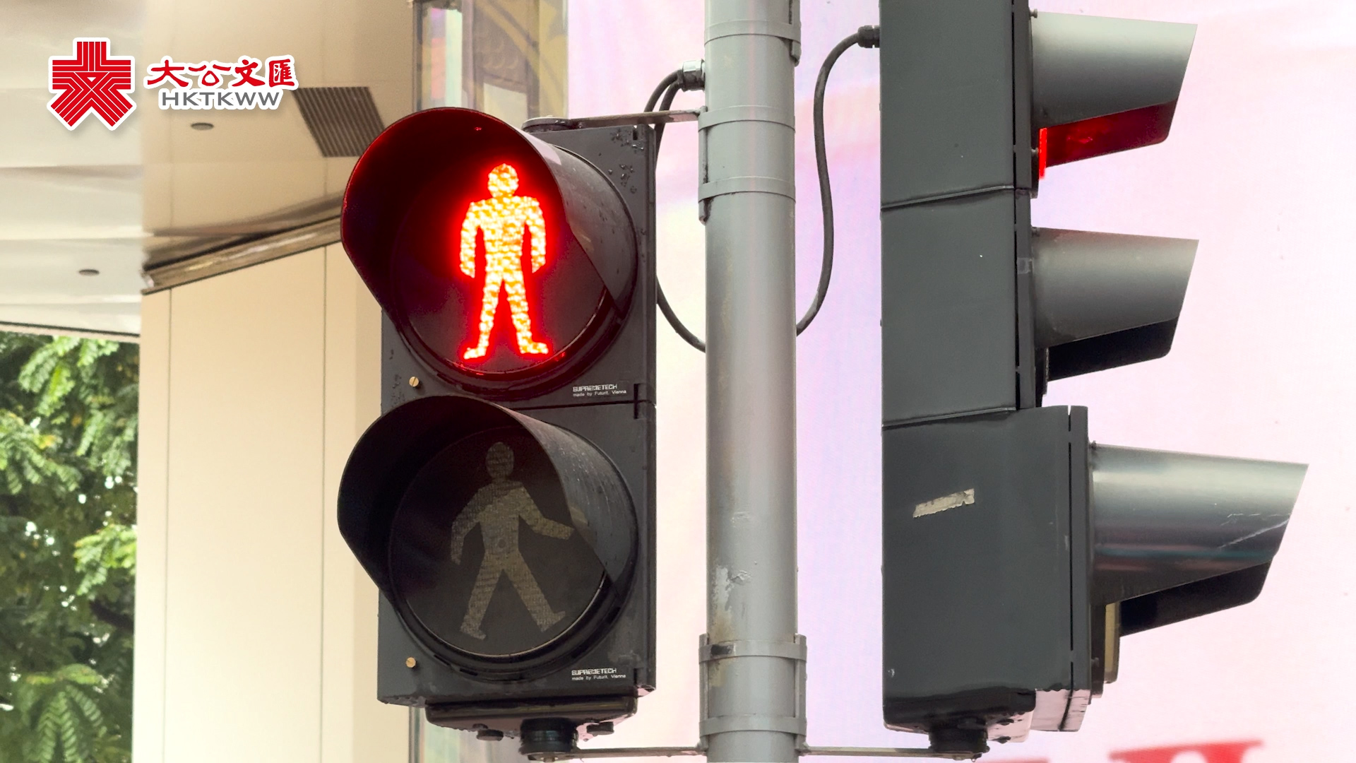 乱过马路罚2000首日 行人多遵守交规