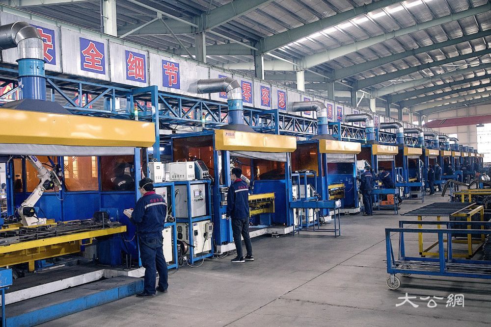 河南西平畜牧装备产业拿下沙特大单，啥“鸡笼”卖了4.9亿美元？