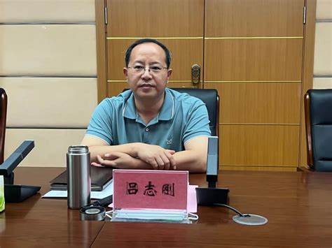 卧龙区委书记吕志刚|勇挑大梁 加快中心城区起高峰