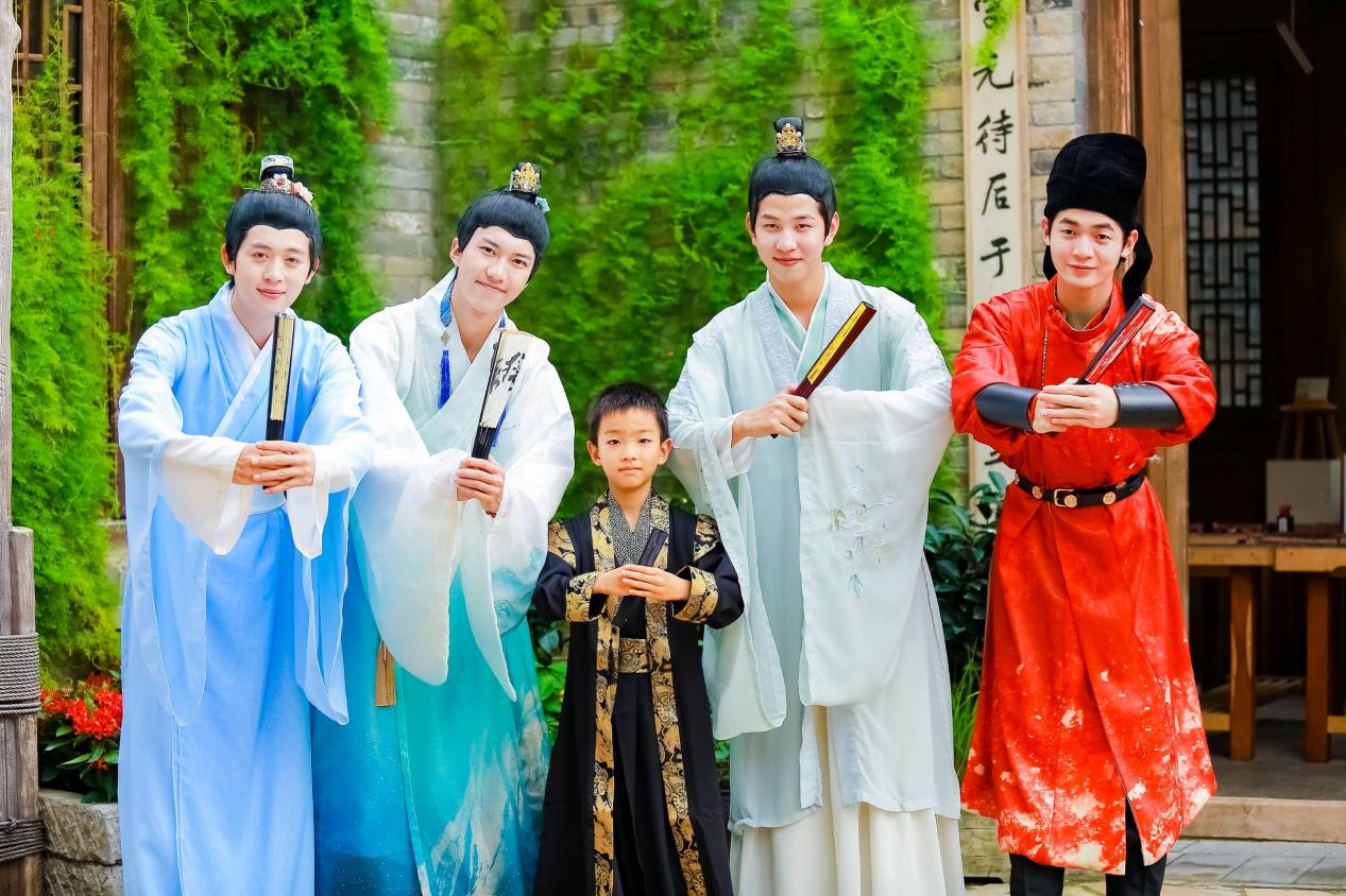 河南鄭州：踏青賞花正當時 跟着演出去春遊