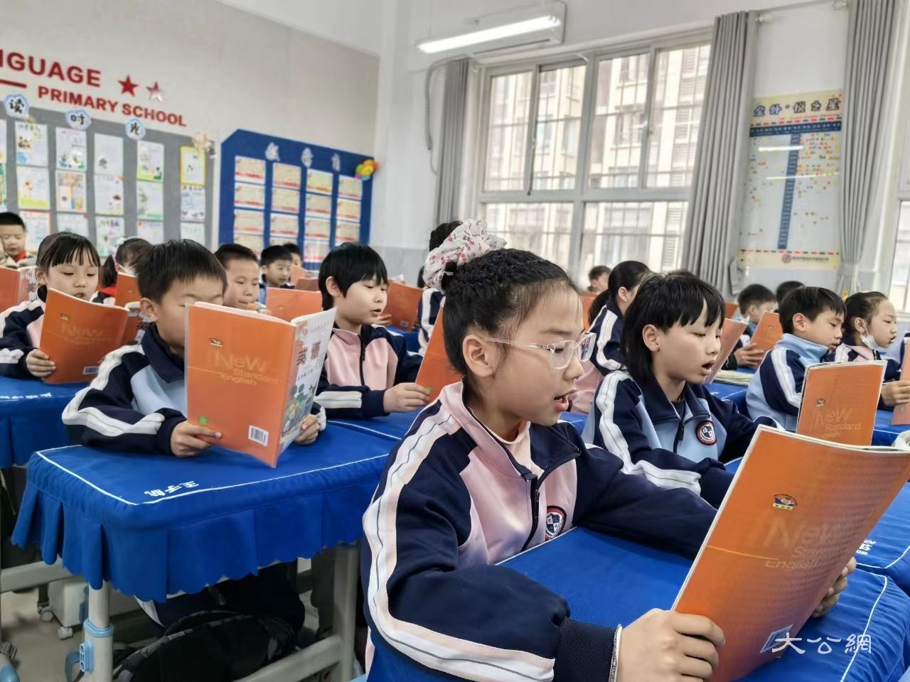 郑州市金水区外国语小学开展第四届校园读书节暨2024年“读书月”系列活动