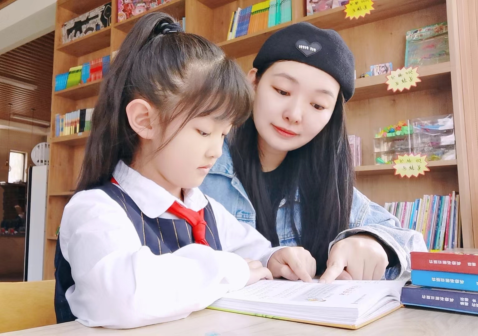 郑州市金水区外国语小学开展第四届校园读书节暨2024年“读书月”系列活动