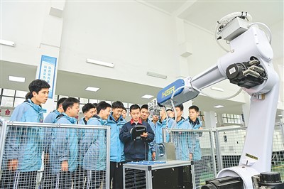 现代职业教育体系加快构建—— 推进机制创新 深化产教融合