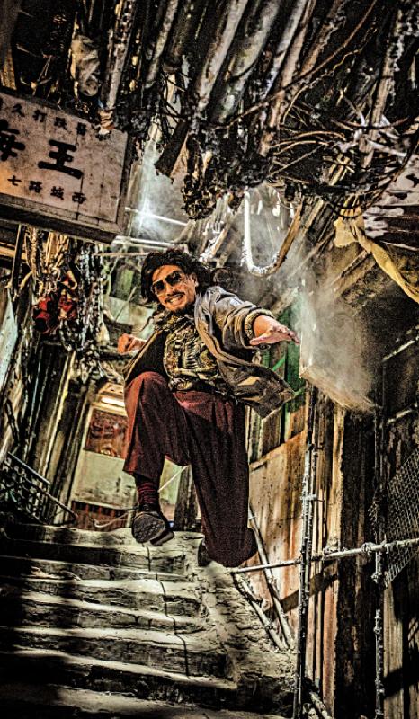 谢票小插曲/遭观众“偷袭”推跌 高情商回应获点赞