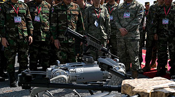 解放军装备机器狗 美国会无法接受