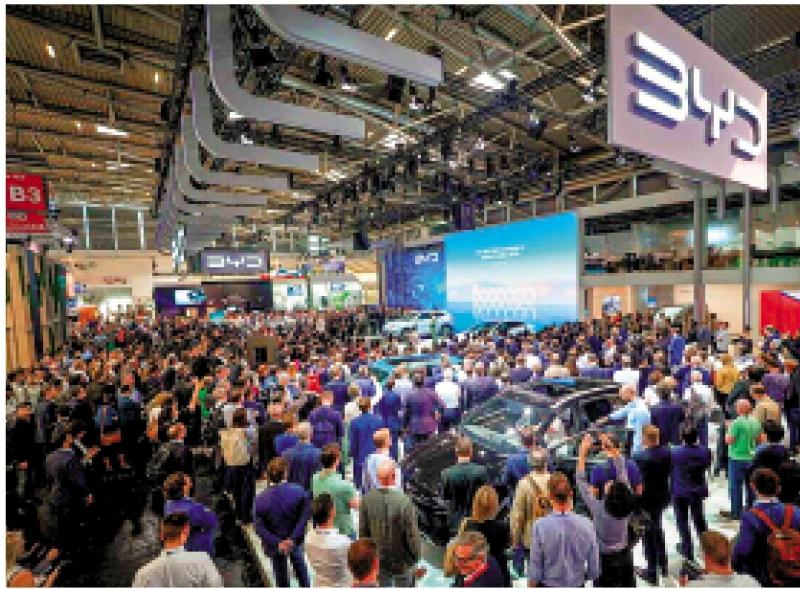 蔚然成风/中企出海 港专业服务机遇多