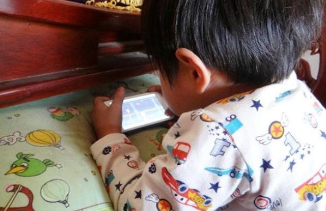 “哄娃神器”或影响孩子情绪调节