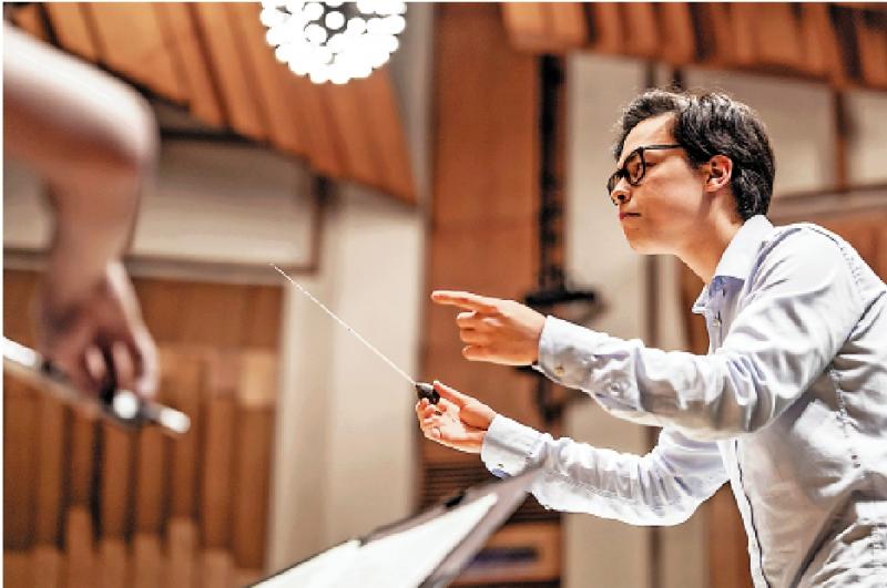 ﻿24岁佩多高斯基任港乐新音乐总监