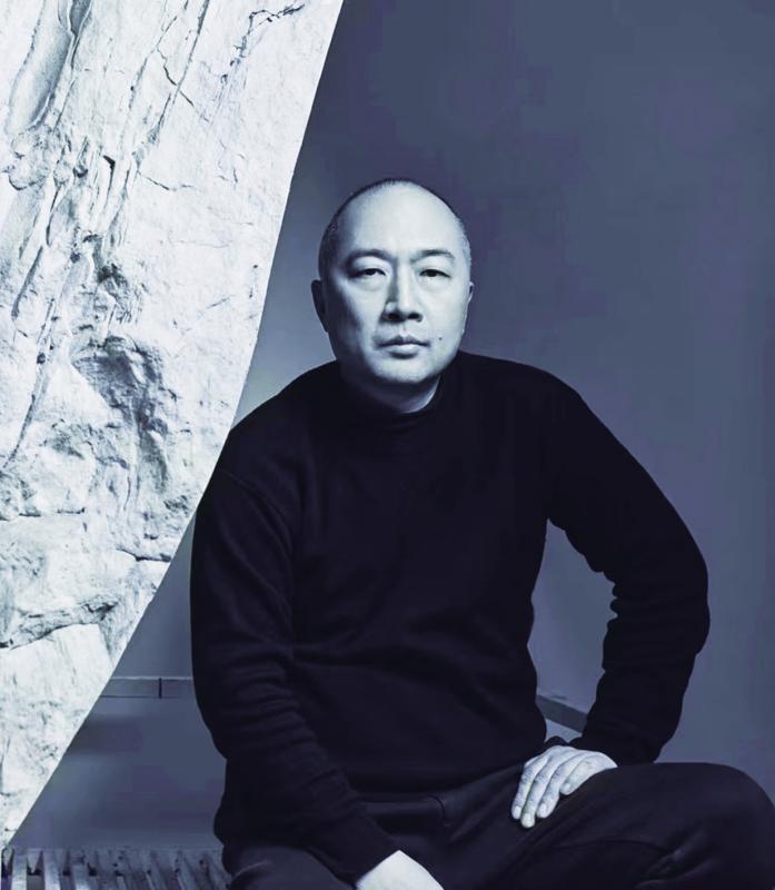 ﻿烈日行者尹朝阳：创造艺术的第二自然