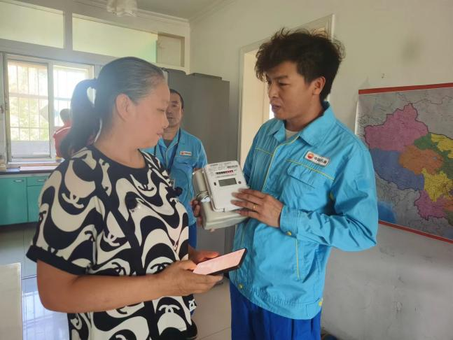 六师共青团农场：免费更换物联网智能燃气表 为居民安全用气“加码”