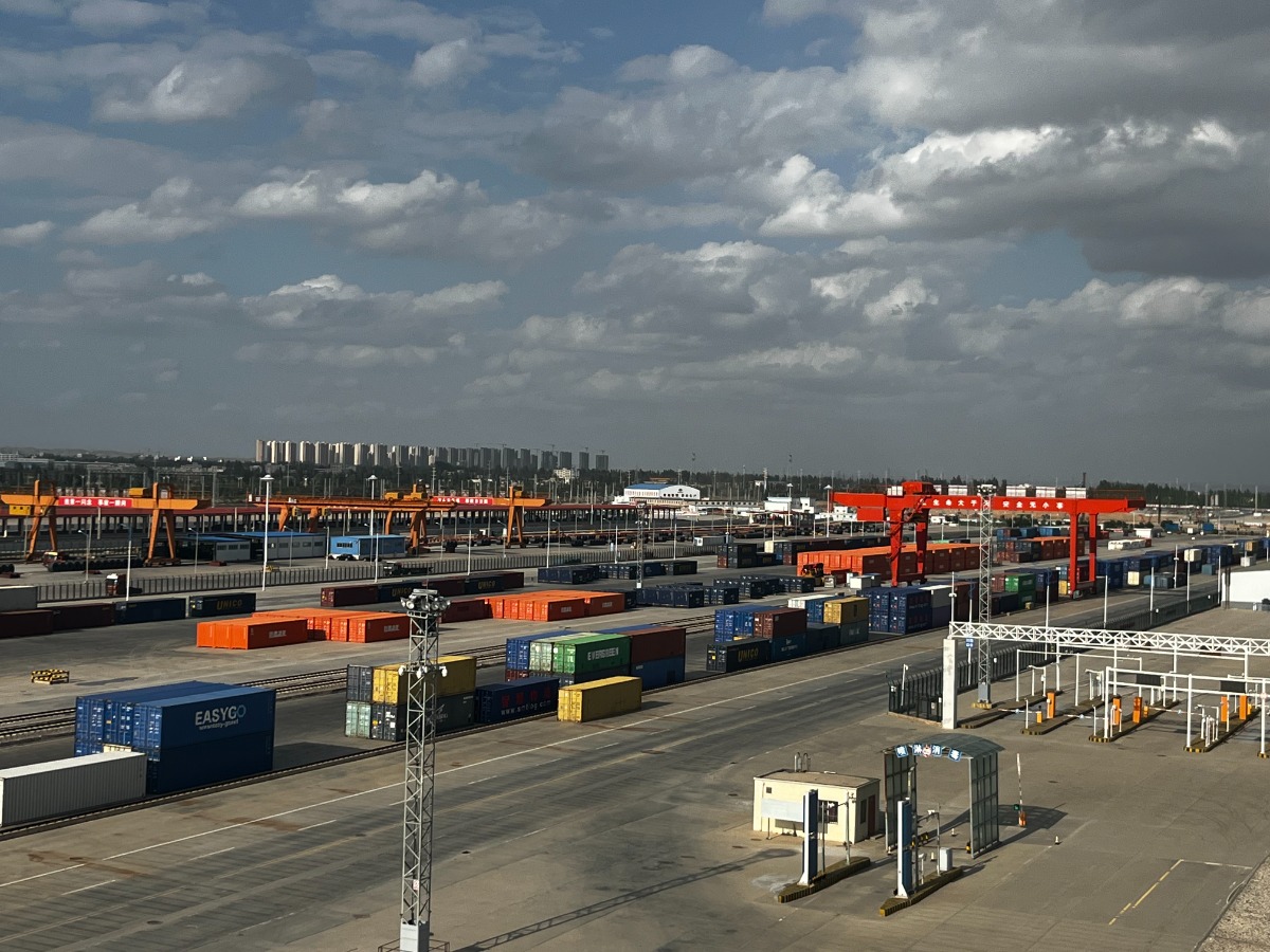 累计发运1400余列 中欧班列（兰州）驰骋向前开新途