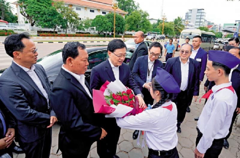 文化交流/增设奖学金 助来港读大学