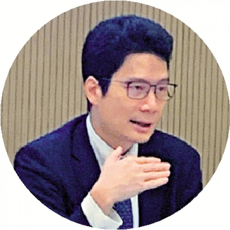 ﻿陈浩濂与学生交流港金融发展