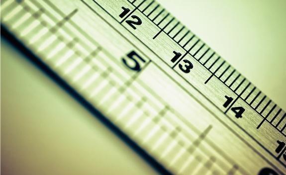 多几把尺子量人才（人民论坛）